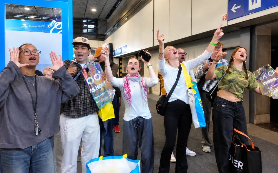Ikarao éblouit au CES 2025 avec sa technologie de karaoké tout-en-un, déclenchant une célébration musicale !